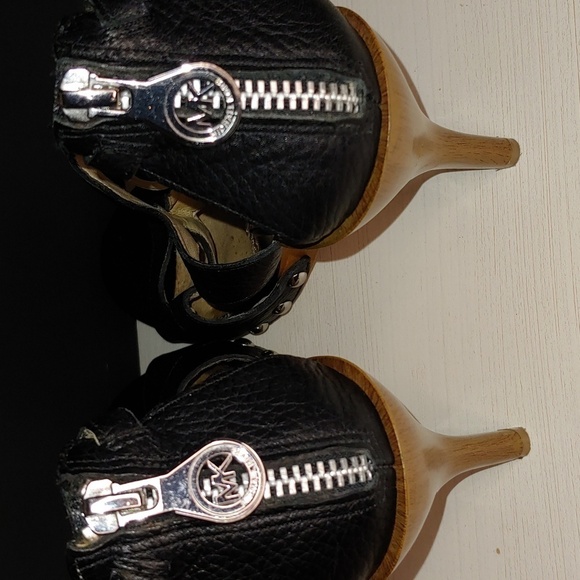 Michael Kors High Heels size 6 1/2 MK Studded Heels MK shoes Zipper back 🔥 - Picture 8 of 11